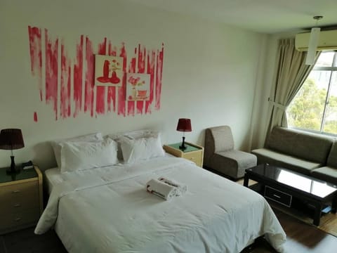 Eden Penthouse Airport Access By Natol Homestay- Kuching Home Motel in Kuching