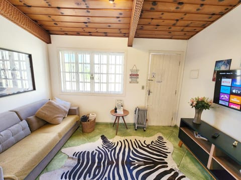 Quatro Estacoes Hospeda -Vila 01 , sua casa em Campos do Jordao, a 1 km do centro turistico Condominio in Campos do Jordão