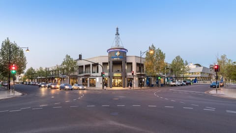 Property building, Facade/entrance, Street view