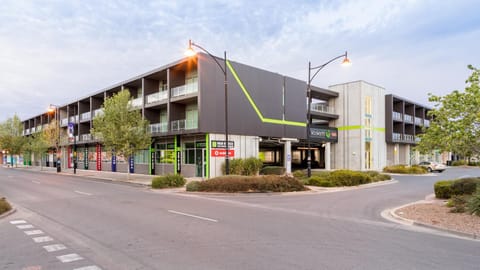 Mawson Lakes Hotel Hotel in Adelaide