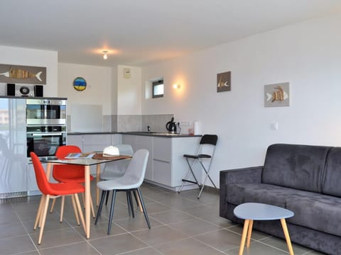 Appartement moderne avec terrasse, parking et proche plage au Lavandou - 2 étoiles - FR-1-251-331 Apartment in Le Lavandou