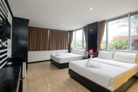 Royal Beach Residence Bed and Breakfast in Patong