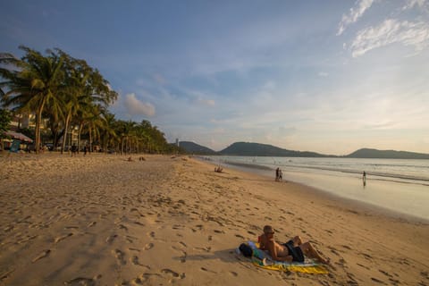 Royal Beach Residence Bed and Breakfast in Patong