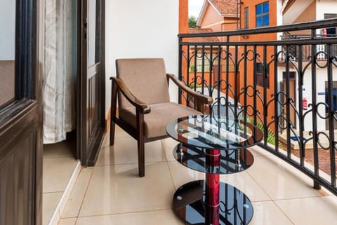 Apartment in secure Resort - 46 People Copropriété in Kampala