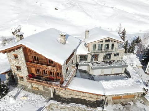 Property building, Winter