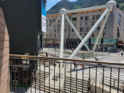 Balcony/Terrace, City view