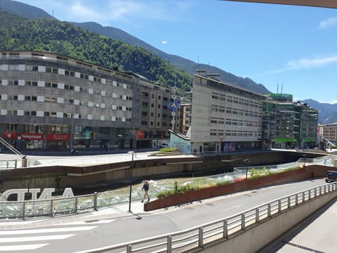 Balcony/Terrace, Mountain view