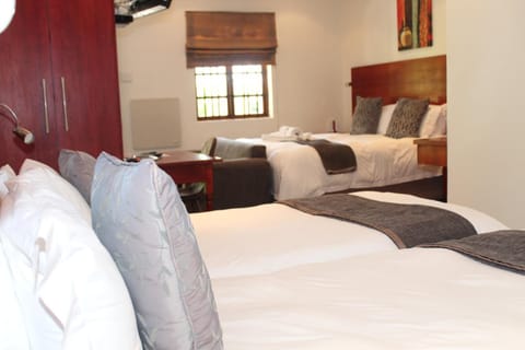 Sir Roys Guest House Bed and Breakfast in Port Elizabeth