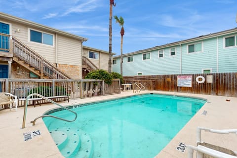 Pirate's Crossing #B6 Apartment in North Padre Island