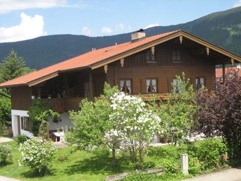 Ferienwohnung Gundi Scheurl - Chiemgau Karte Apartment in Berchtesgadener Land