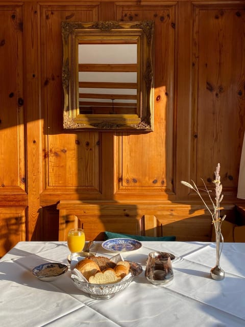 Waldheim Laax Pension Bed and Breakfast in Canton of Grisons