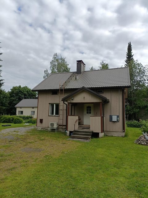 Art House & Sculpture Garden Apartment in Finland