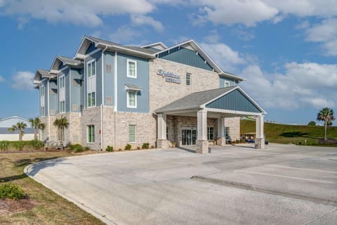 Lighthouse Suites - Best Western Signature Collection Hotel in Emerald Isle