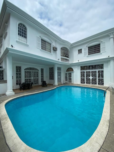 WHITE HOUSE Apartment in Guayaquil