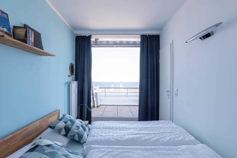 Bed, View (from property/room), Bedroom, Sea view