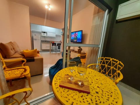 ZEUS - MODERNO COM WIFI, melhor Localização,máx 4 Apartment in São Carlos