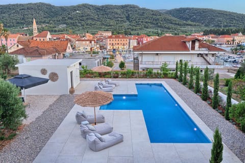 City view, Sea view, Swimming pool