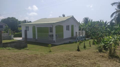 Property building, Facade/entrance, Garden, View (from property/room), Garden view