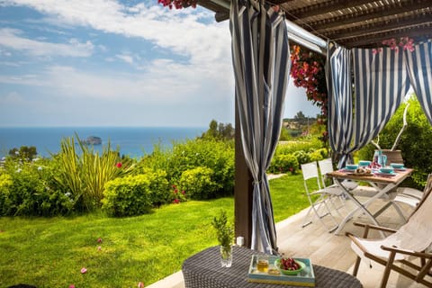 Garden, Sea view