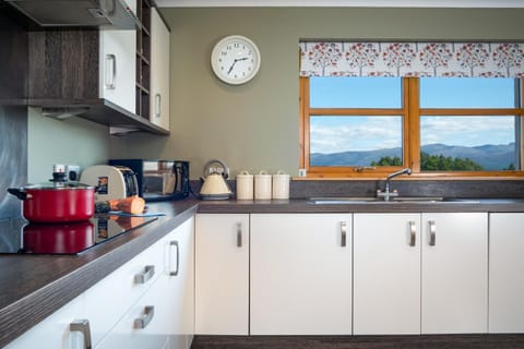 Snowmass Lodge - hot tub in Aviemore Maison in Aviemore