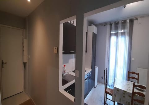 Meublé 2 chambres Wifi balcon 52m2 Centre La Bourboule Apartment in Auvergne-Rhône-Alpes