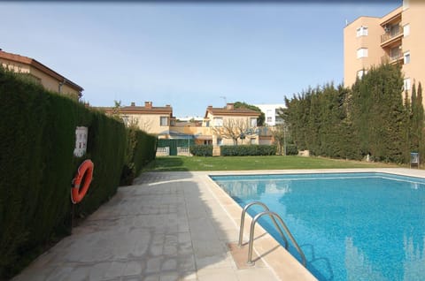 Property building, Garden, Garden view, Pool view, Swimming pool