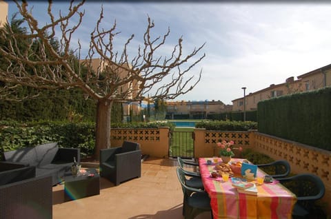 Garden, View (from property/room), Balcony/Terrace, Dining area, Garden view