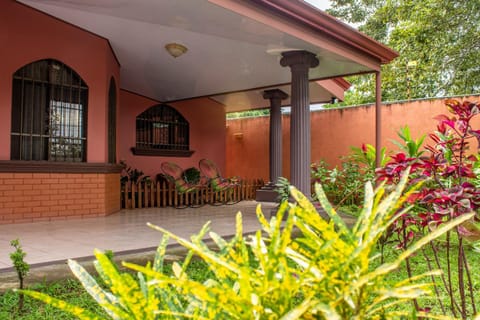Tico House Bed & Breakfast Bed and Breakfast in Heredia Province