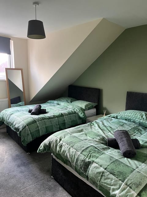 Short term lets from £15 per person per night Apartment in Bristol