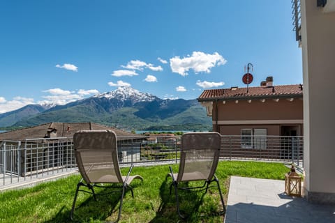 Patio, Lake view, Mountain view