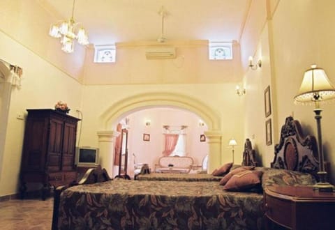 Manor House-Kandy Hotel in Gangawatakorale