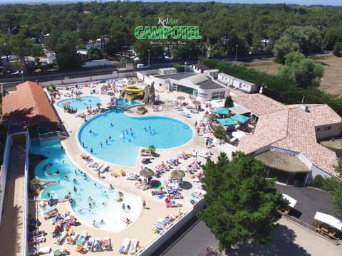 Bird's eye view, Pool view