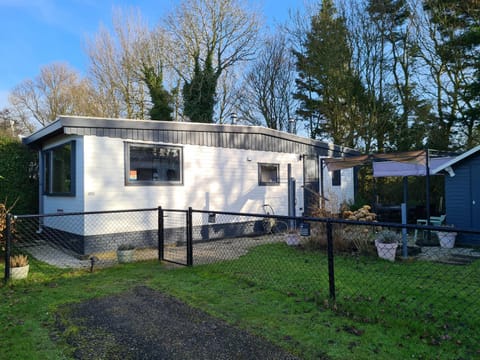 Property building, Facade/entrance, Off site