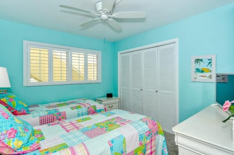 LaPlaya 103A Time to relax Enjoy the peaceful, private beach just a shells throw from your door Copropriété in Longboat Key