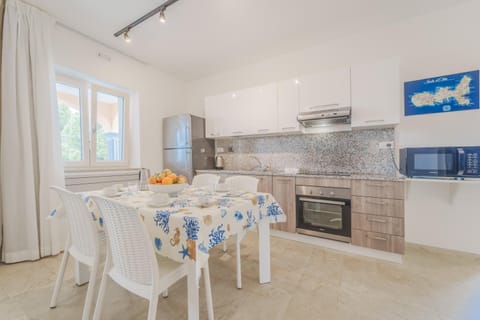 Living room, Seating area, kitchen