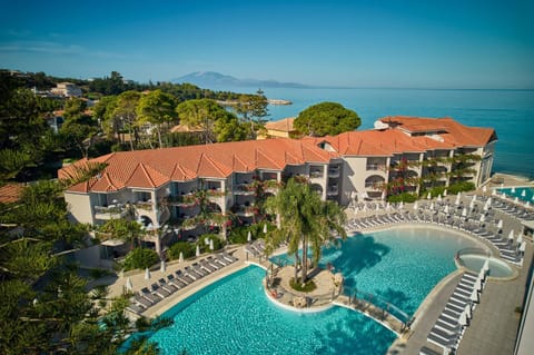 Property building, Sea view, Swimming pool