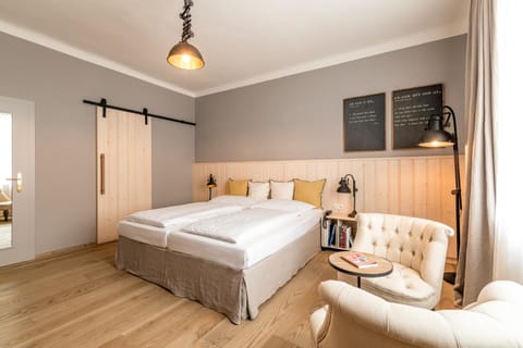 Staff, Photo of the whole room, Bedroom