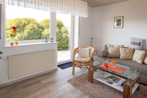 Garden, Living room, Photo of the whole room, Seating area