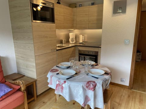 Charmant appartement à Praz Sur Arly - 5 personnes, parking et casier à ski - FR-1-603-13 Apartment in Megève