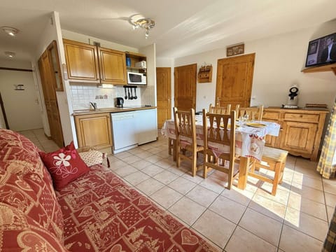 Spacieux 3 pièces à Praz-sur-Arly, balcon sud-ouest, garage, proche centre et remontées mécaniques - FR-1-603-16 Apartment in Megève