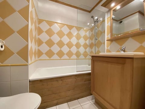 Studio Cabine à Praz-Sur-Arly, proche village et pistes, balcon, parking, piscine, 4 pers - FR-1-603-18 Apartment in Megève