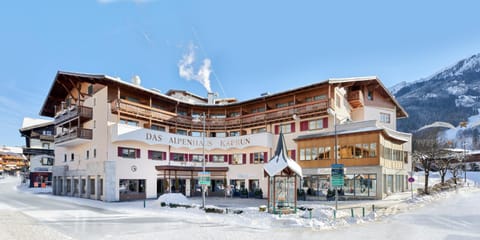 Property building, Facade/entrance, Day, Winter, Autumn