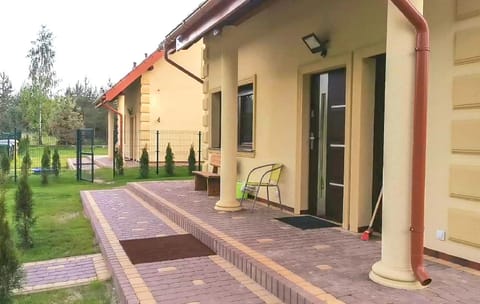 Patio, Day, Summer, On site, Area and facilities