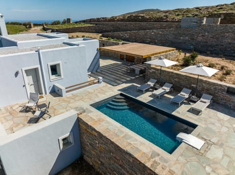 Bird's eye view, Pool view