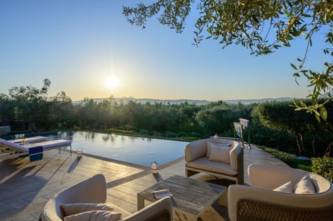 Captivating 5-Bedr Villa close Navarino Dunes Golf Villa in Messenia