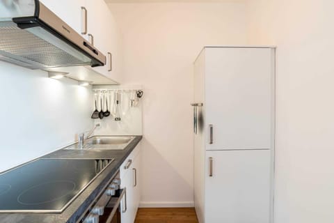 Kitchen or kitchenette, dishwasher, pet friendly, stove