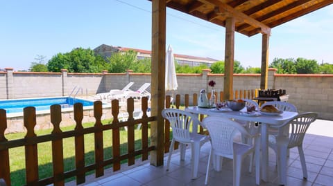 Patio, Balcony/Terrace