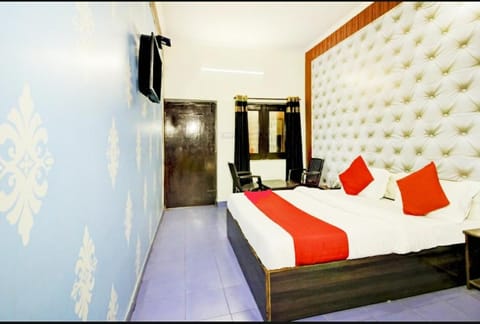 Hotel kingsman Hotel in Uttarakhand