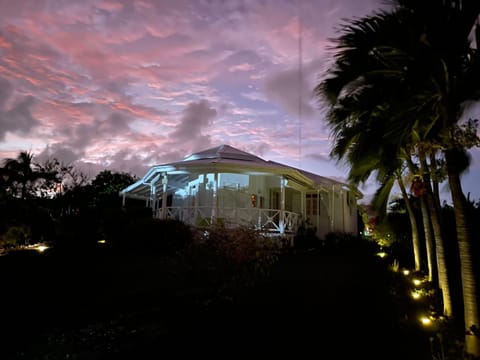 La villa les palmiers simplicité convivialité House in Guadeloupe