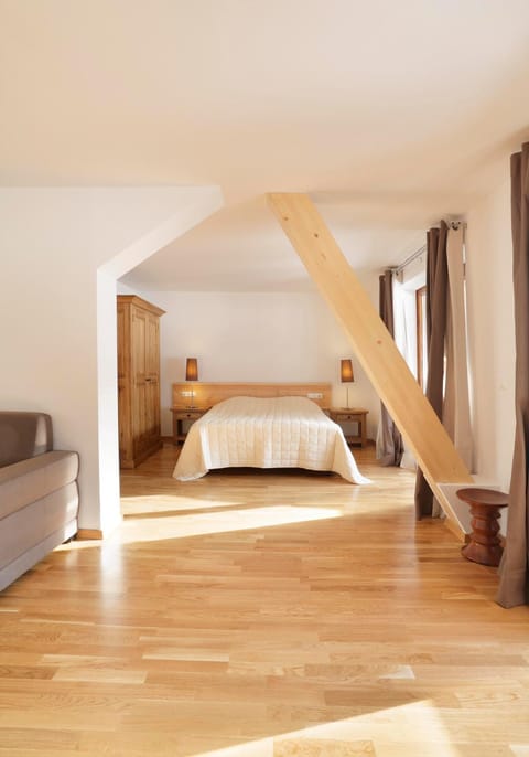 Day, Photo of the whole room